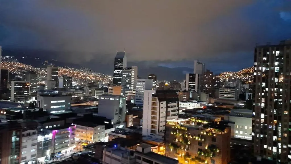 Centro! Apto San Lorenzo Downtown Apto Economico 2 Hab Parqueadero Incluido Medellin Colombia
